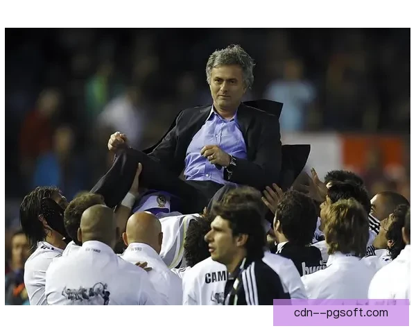 巴塞罗那训练场试验新型进攻渗透战术欲突破防守瓶颈