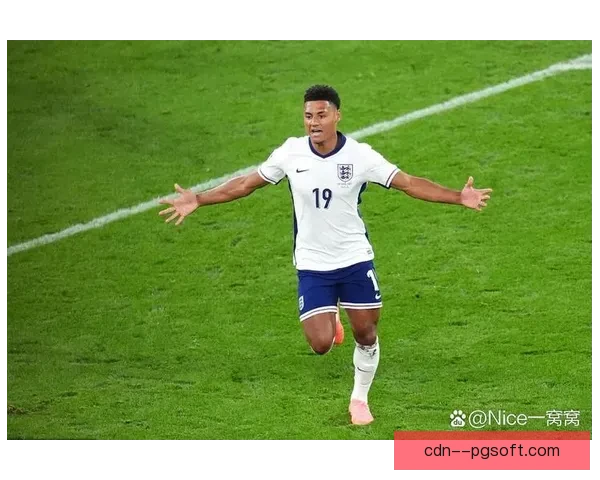 沃特金斯创造历史 英格兰首次破门改写纪录辉煌瞬间